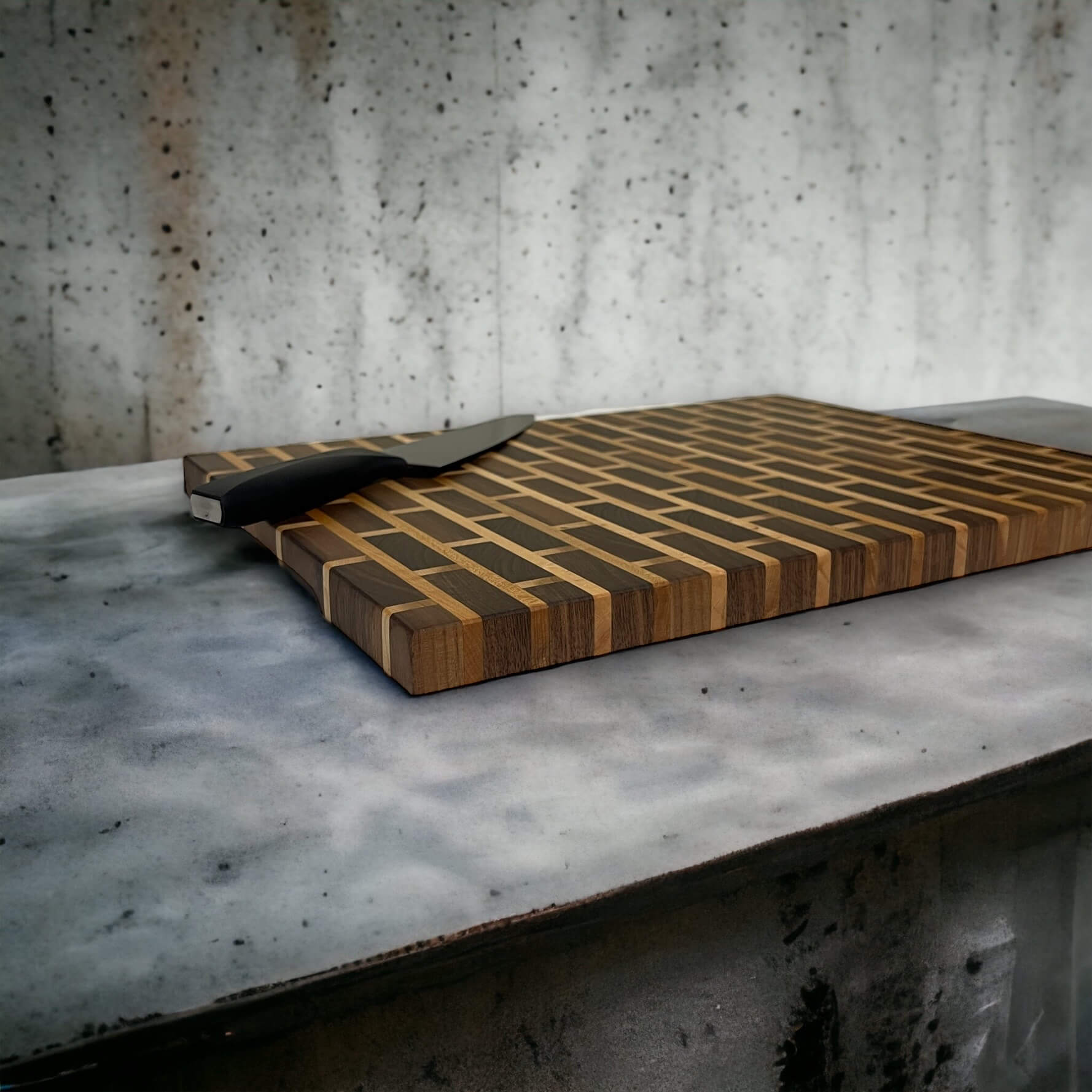 end grain brick patter cutting board